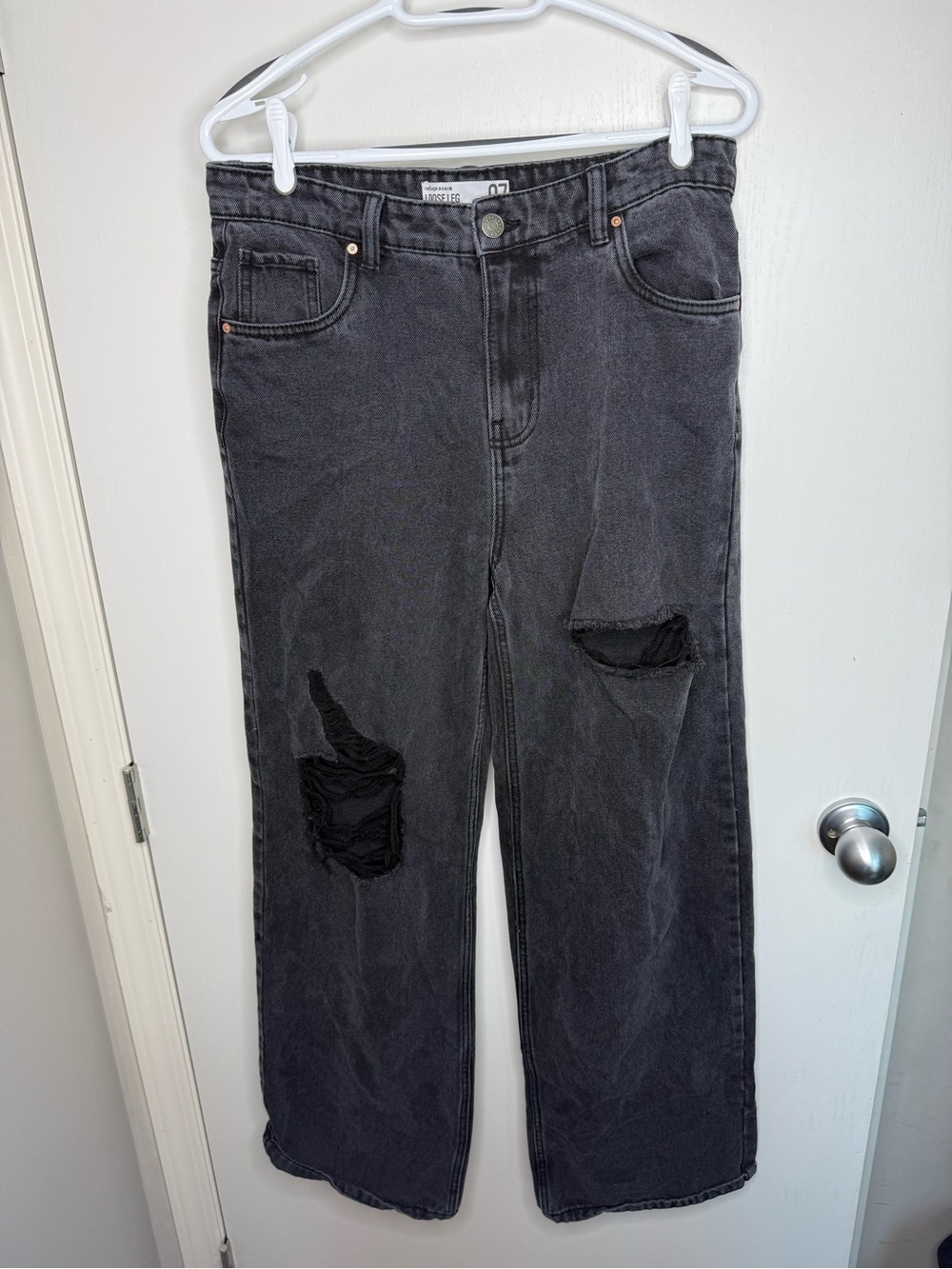 refuge Women's Black Distressed Loose Leg Jeans Size 07